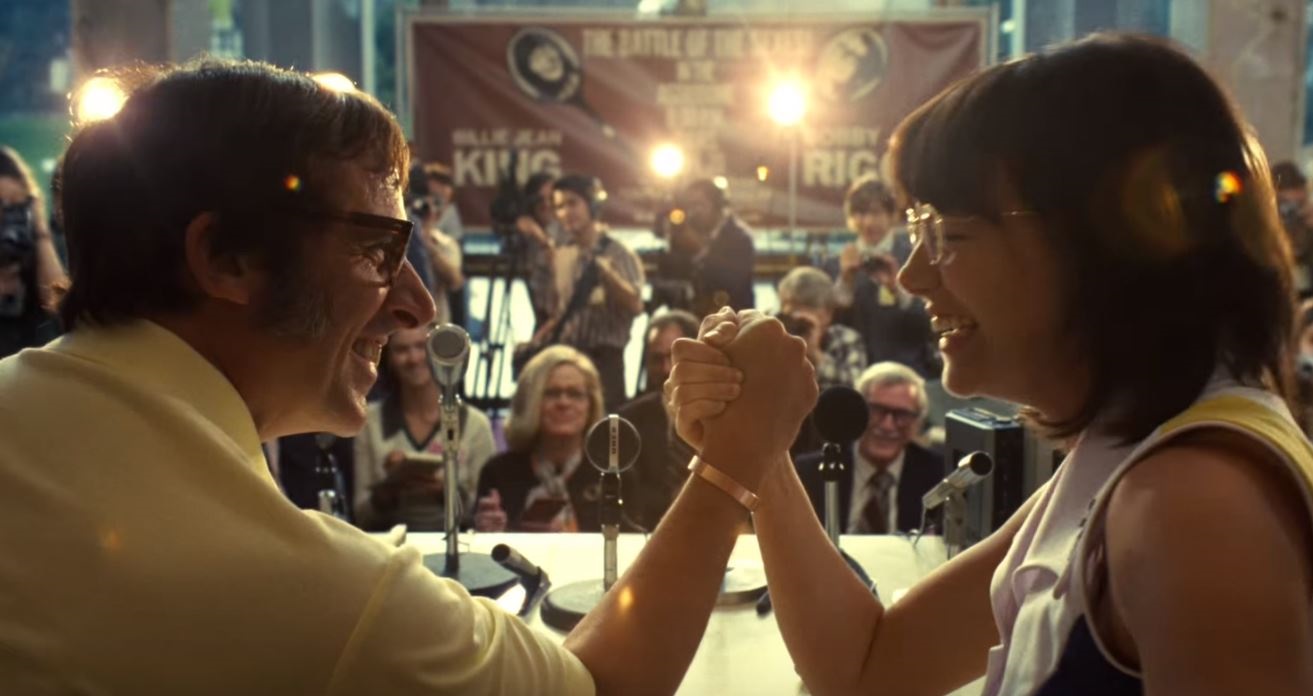 Steve Carell a Emma Stone v alom traileri na Bitku pohlav