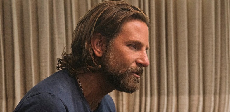Bradley Cooper sa mono objav v novinke Guillerma Del Tora